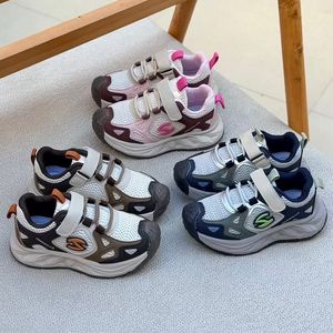 کتونی بچگانه طرح هوبی بییر چسبی از کاکا کد 4102001