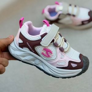 خرید اینترنتی قیمت کتونی بچگانه طرح هوبی بییر چسبی از کاکا کد 4102001