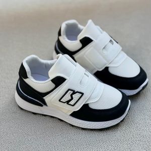 خرید اینترنتی قیمت کتونی بچگونه طرح N چسبی از کاشوز کد 4102201