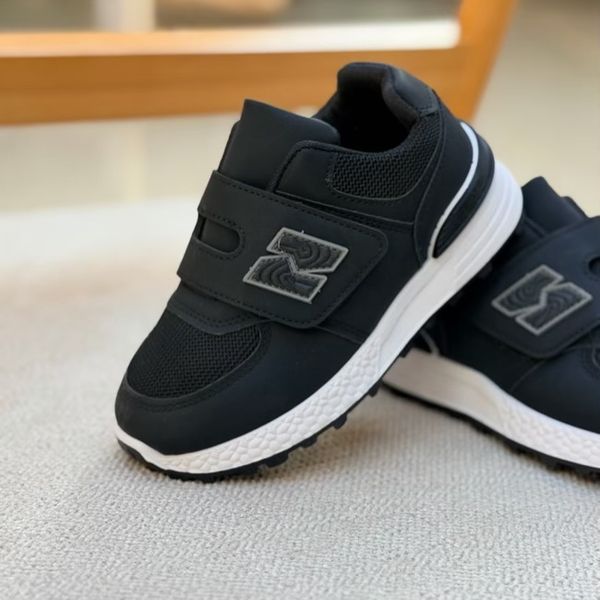 کتونی بچگونه طرح N چسبی از کاشوز کد 4102201