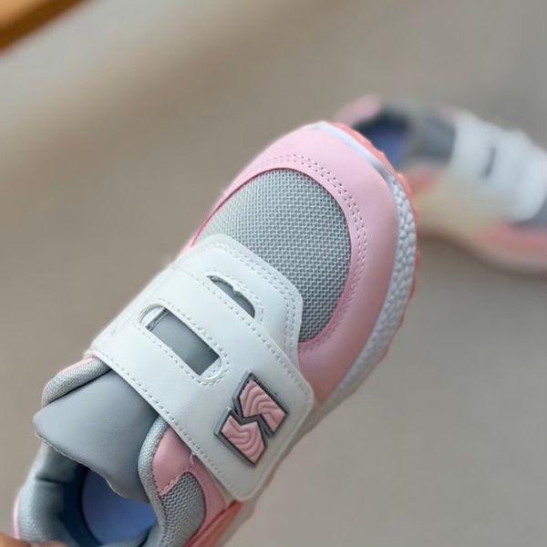 کتونی بچگونه طرح N چسبی از کاشوز کد 4102201