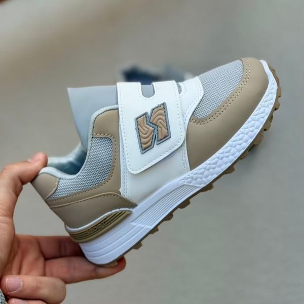 کتونی بچگونه طرح N چسبی از کاشوز کد 4102201