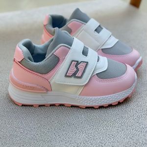 خرید اینترنتی قیمت کتونی بچگونه طرح N چسبی از کاشوز کد 4102201