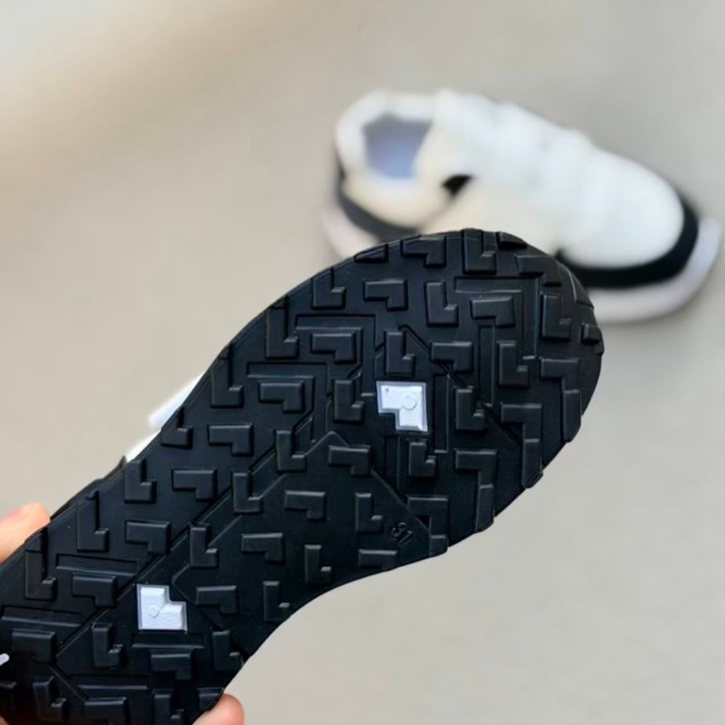 خرید اینترنتی قیمت کتونی بچگونه طرح N چسبی از کاشوز کد 4102201