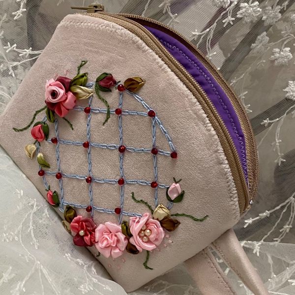 کیف لوازم آرایش مدل حصار گل