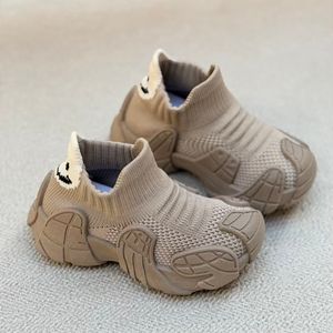 خرید اینترنتی قیمت کتونی بچگانه جورابی طرح ونوم لبخند از کاشوز کد 4102306