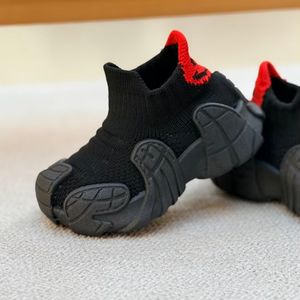 خرید اینترنتی قیمت کتونی بچگانه جورابی طرح ونوم لبخند از کاشوز کد 4102306