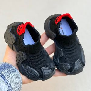 خرید اینترنتی قیمت کتونی بچگانه جورابی طرح ونوم لبخند از کاشوز کد 4102306