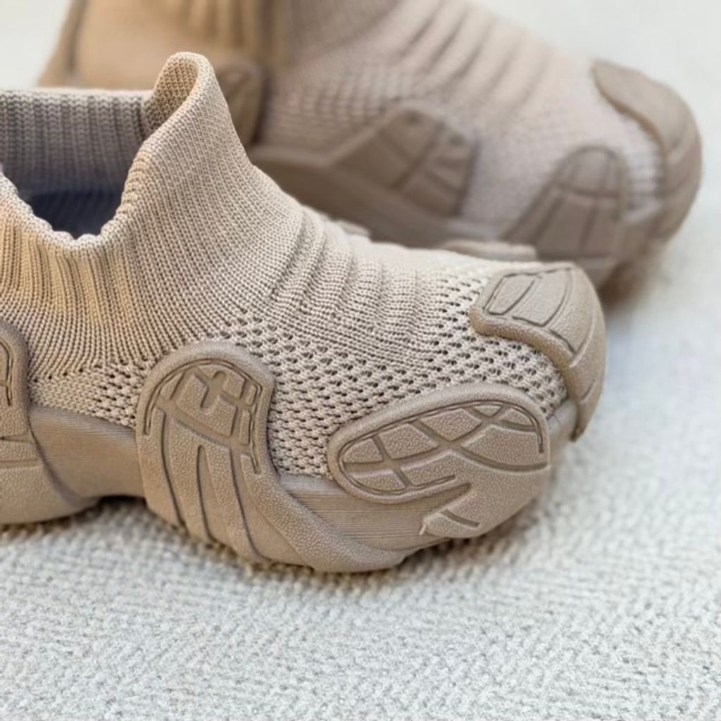 خرید اینترنتی قیمت کتونی بچگانه جورابی طرح ونوم لبخند از کاشوز کد 4102306