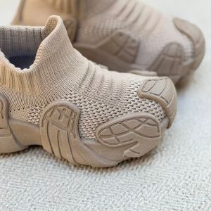 خرید اینترنتی قیمت کتونی بچگانه جورابی طرح ونوم لبخند از کاشوز کد 4102306