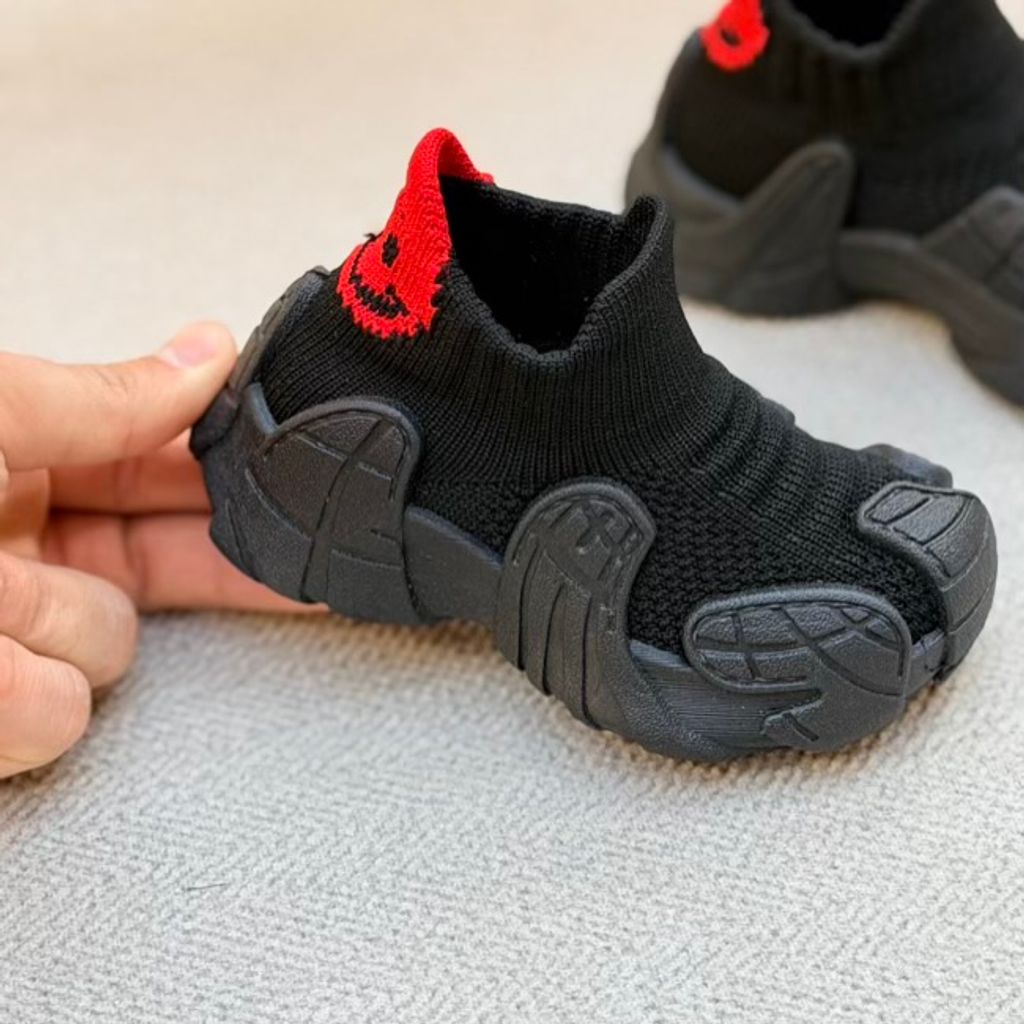 خرید اینترنتی قیمت کتونی بچگانه جورابی طرح ونوم لبخند از کاشوز کد 4102306