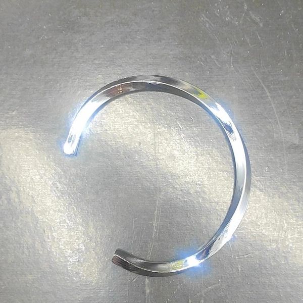 دستبند بنگل پیچی کالکشن دستبندهای کاف (Cuff)