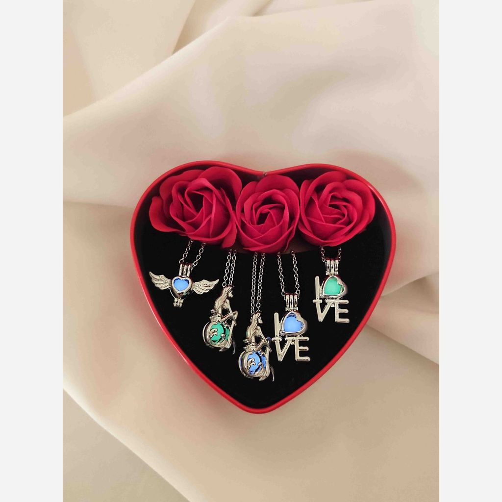 فروش اینترنتی گردنبند زحل زنانه