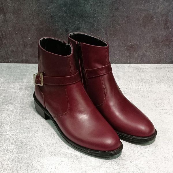 نیم بوت زنانه اسپرت چرم طبیعی مدل کاترین زرشکی