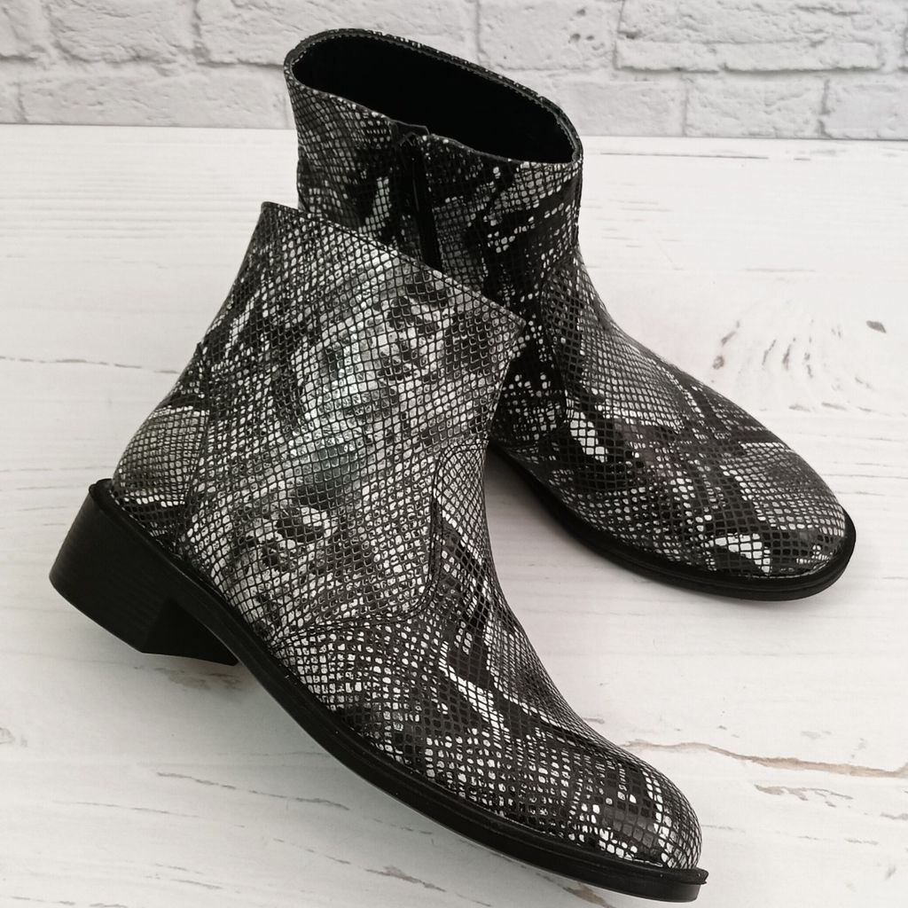 مشخصات نیم بوت زنانه اسپرت چرم طبیعی مدل ناتالی پوست ماری