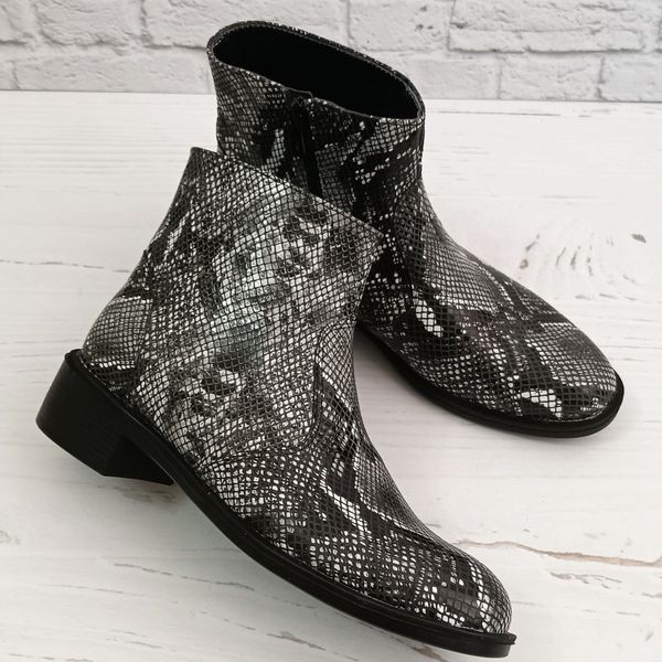 نیم بوت زنانه اسپرت چرم طبیعی مدل ناتالی پوست ماری