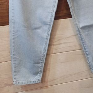 خرید اینترنتی شلوار لی زنانه مام آبی روشن کد roniz