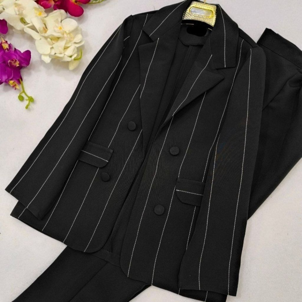 خرید انلاین کت و شلوار ماهی نورا