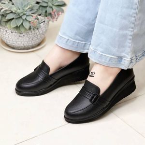 کفش طبی کارمندی زنانه