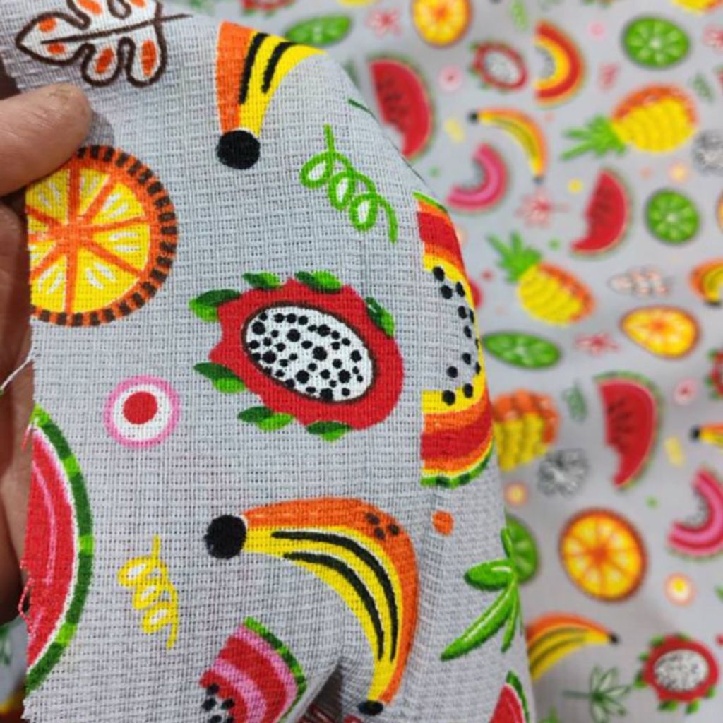 خرید اینترنتی پارچه آشپزخانه پلی پنبه طرح میوه عرض 1.5 متر کد B