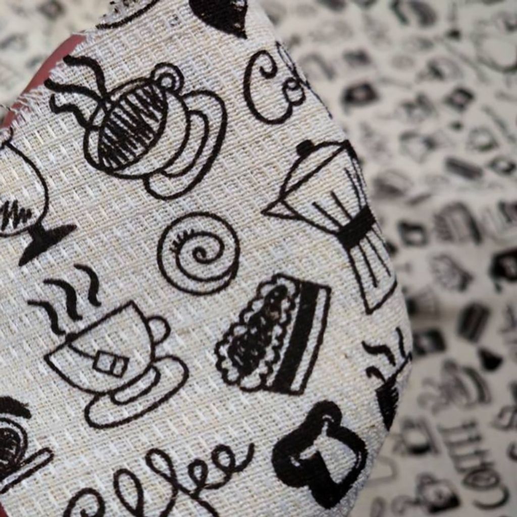 خرید اینترنتی پارچه آشپزخانه پلی پنبه طرح کافی عرض 1.5 متر