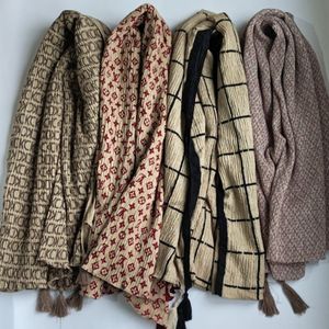 مشخصات شال برشکا پلیسه طرحدار