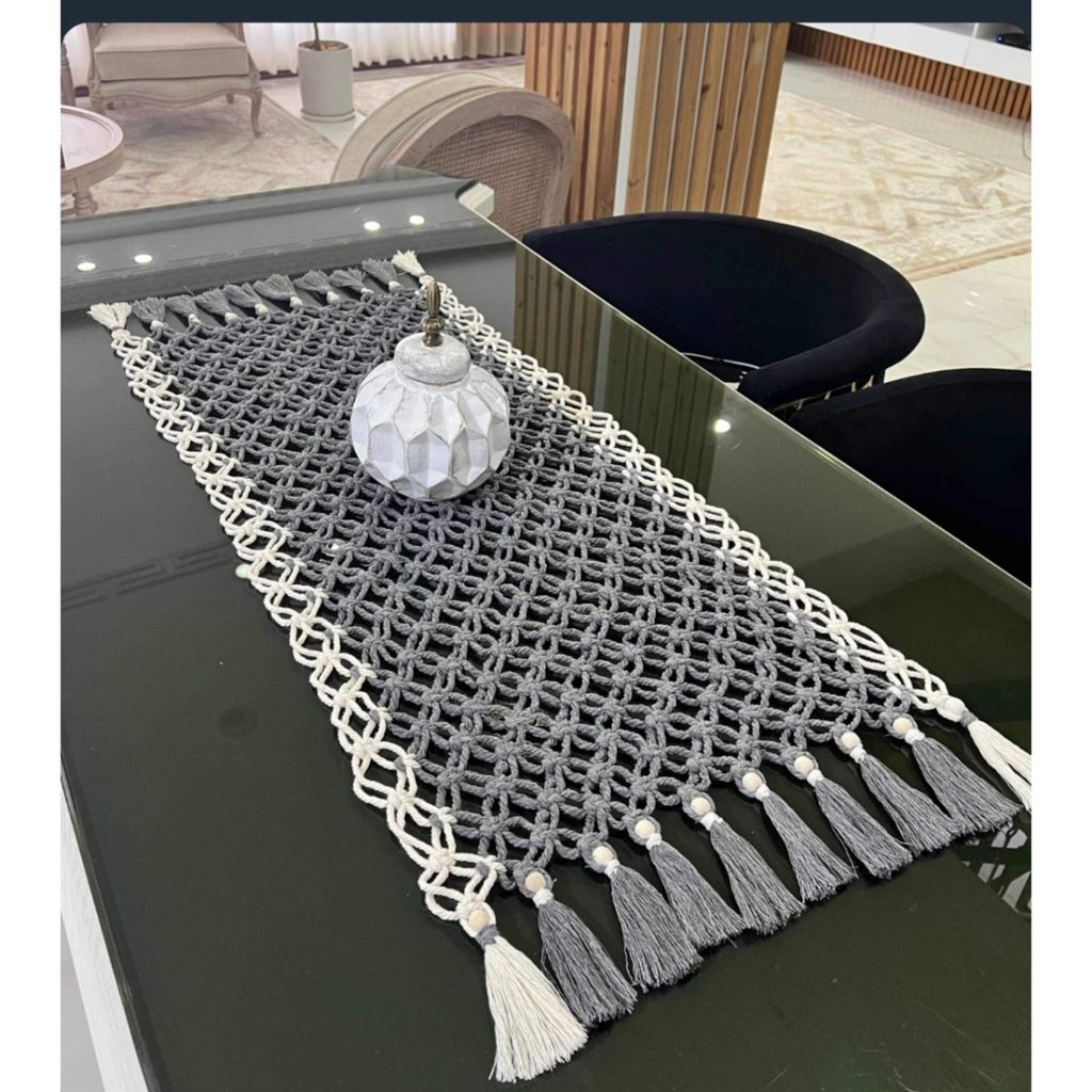 مشخصات رومیزی مکرومه بافی طرح شاهین