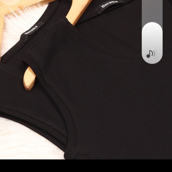 تاپ زنانه مشکی کبریتی