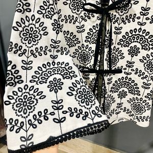 خرید انلاین مانتو لینن خامه دوزی گلوریا(کالکشن فروزان نریمیسا)