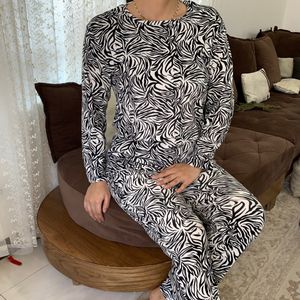 خرید انلاین ست بلوزشلوار مخمل