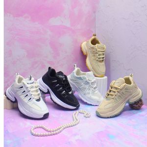 فروش اینترنتی کفش اسپرت برند سالامون SALAMON سایز 37 تا 40 قیمت استثنایی کفش الماس