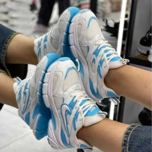 مشخصات کفش اسپرت برند Nike گلد سایز 37 تا 40 قیمت استثنایی کفش الماس