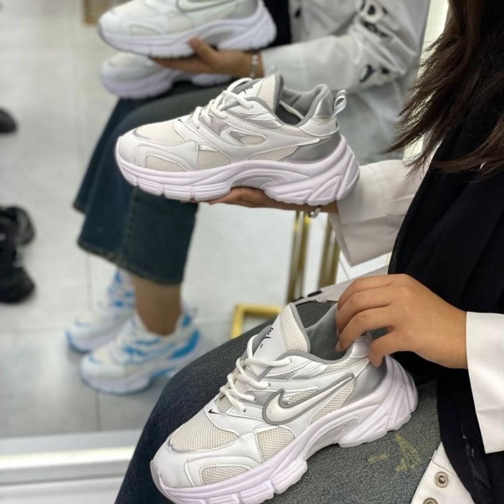 قیمت کفش اسپرت برند Nike گلد سایز 37 تا 40 قیمت استثنایی کفش الماس