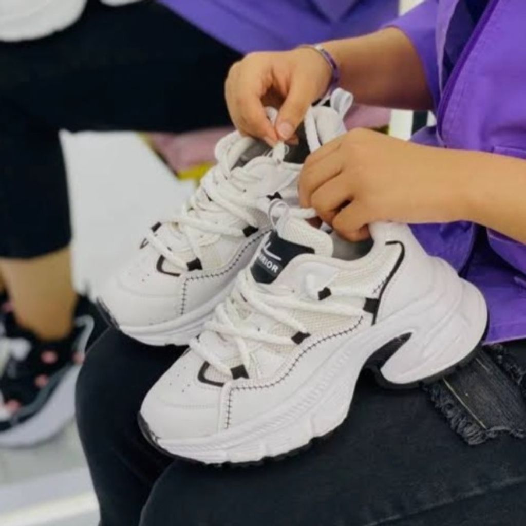 قیمت ارزان کفش اسپرت برند وریو vario سایز 36 تا 40 قیمت استثنایی کفش الماس