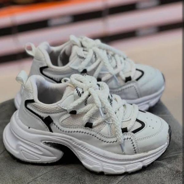 کفش اسپرت برند وریو vario سایز 36 تا 40 قیمت استثنایی کفش الماس