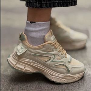 فروش اینترنتی کفش اسپرت برند فشیون Fashion سایز 37 تا 40 قیمت استثنایی کفش الماس