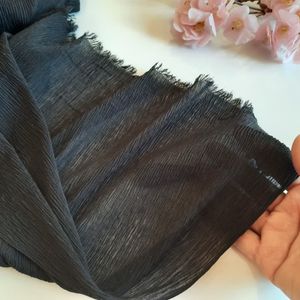 خرید آنلاین شال پلیسه منگوله دار مشکی کد 122