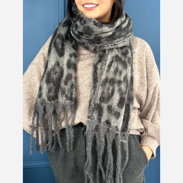 بیگ اسکارف ریشه کوبایی  پشمی پلنگی وارداتی 