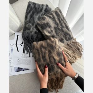 خرید اینترنتی قیمت بیگ اسکارف ریشه کوبایی  پشمی پلنگی وارداتی 