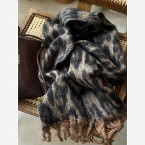 خرید اینترنتی قیمت بیگ اسکارف ریشه کوبایی  پشمی پلنگی وارداتی 