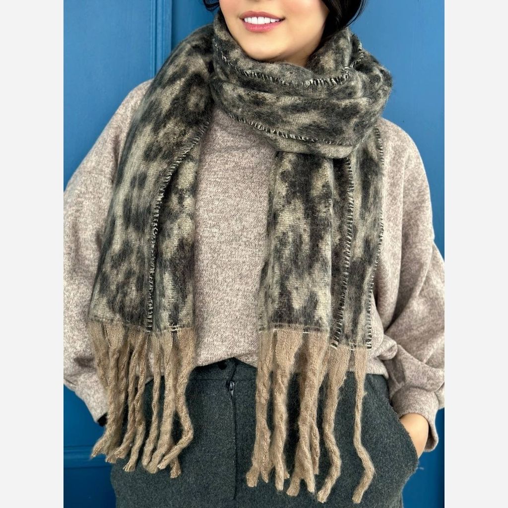 خرید اینترنتی قیمت بیگ اسکارف ریشه کوبایی  پشمی پلنگی وارداتی 