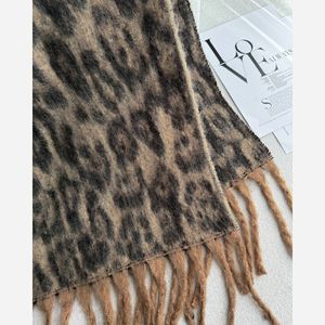 خرید اینترنتی قیمت بیگ اسکارف ریشه کوبایی  پشمی پلنگی وارداتی 