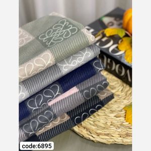 خرید اینترنتی قیمت شال موهر پشمی طرحدار رنگبندی پاییزه