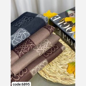 خرید اینترنتی قیمت شال موهر پشمی طرحدار رنگبندی پاییزه