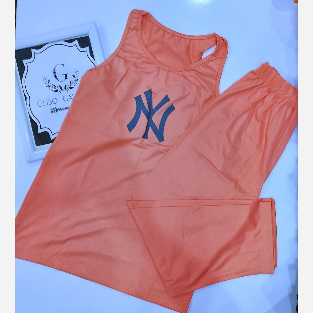 قیمت ارزان ست تاپ و شلوارک اسپورت زنانه رنگبندی و سایزبندی