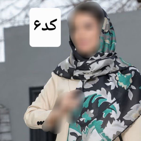 روسری ابریشم پوست ماری قواره 120 دور دست دوز طرح 2