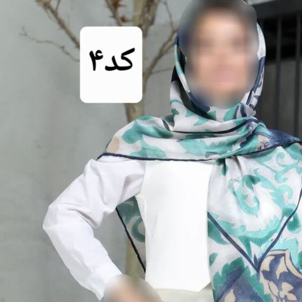 روسری ابریشم پوست ماری قواره 120 دور دست دوز طرح 2