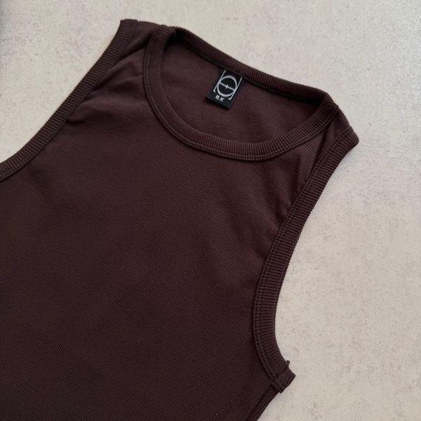 تاپ شکلاتی یقه گرد با آف ویژه