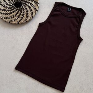 تاپ شکلاتی یقه گرد با آف ویژه