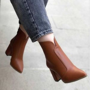 خرید اینترنتی بوت زنانه نیم بوت زنانه